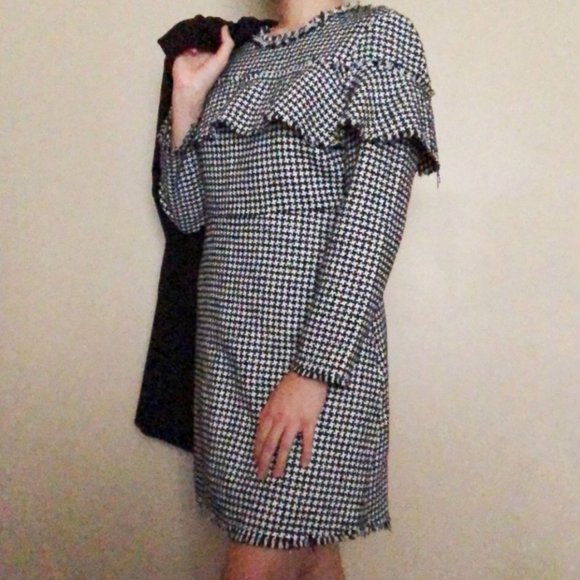 Black and White Houndstooth Flounce Dress - Picture 2 of 11